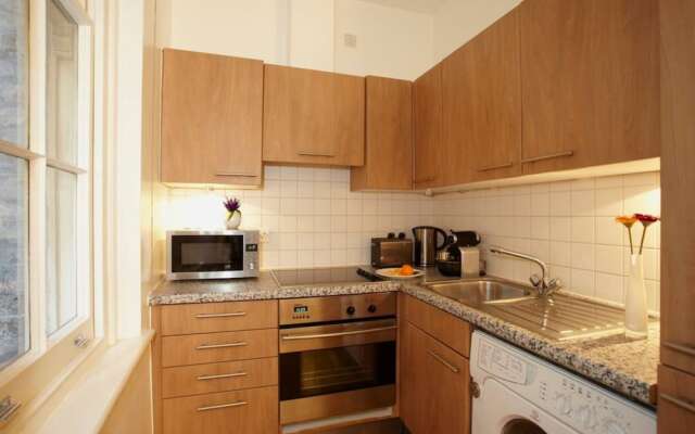 1 Bedroom Apartment Near St Paul's