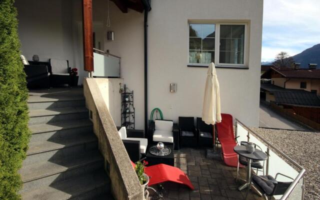 Apartments Schloß-Weißenstein-Straße