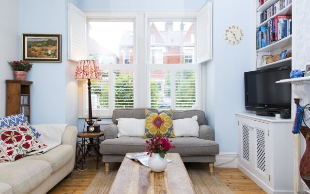 Gorgeous Modern 5BR Family Home