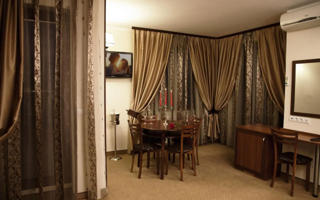 Hotel Favorit
