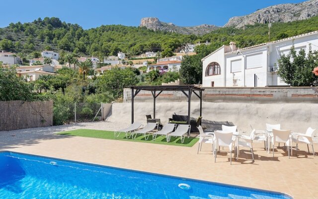Fancy Holiday Home by the Sea in Calpe With Pool