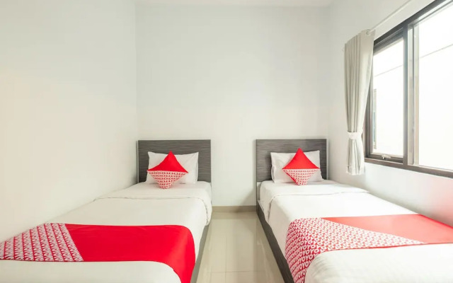 Sans Hotel Widarasari Cirebon