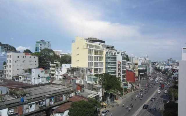 Tan Hoang Long Hotel District 5