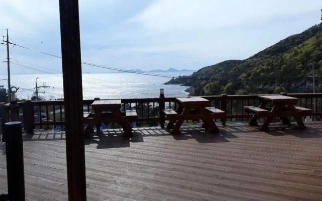 Wind Garden Pension