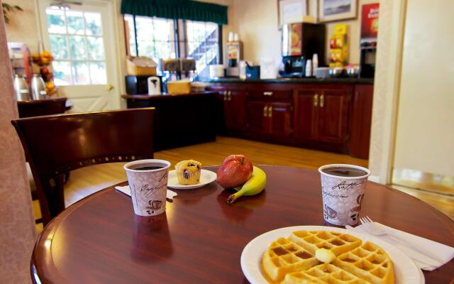 SureStay Plus by Best Western Woodbury Inn