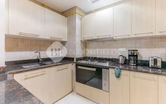 Golf course view, stylish 2BR