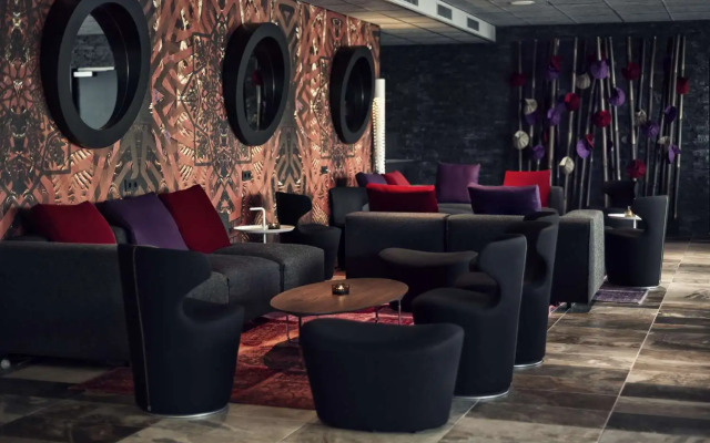 Отель DoubleTree by Hilton Rotterdam Centre