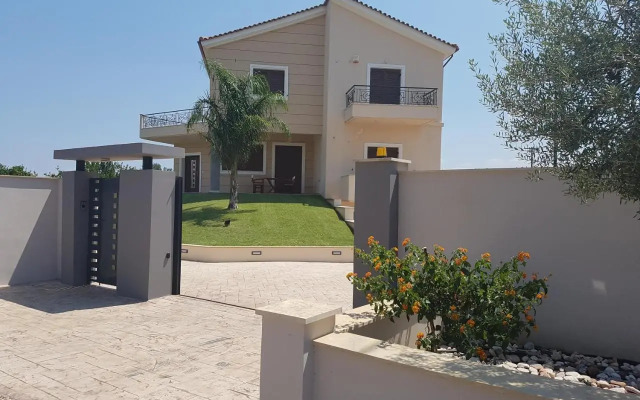 Dimitris Villa