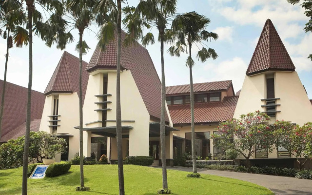 Novotel Surabaya - Hotel & Suites