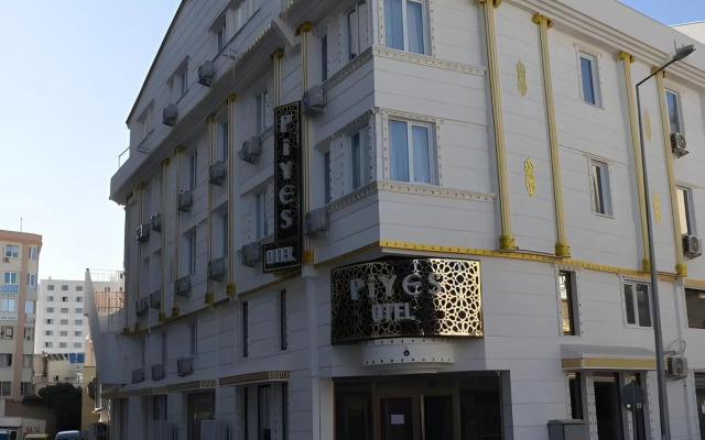 Piyes Otel