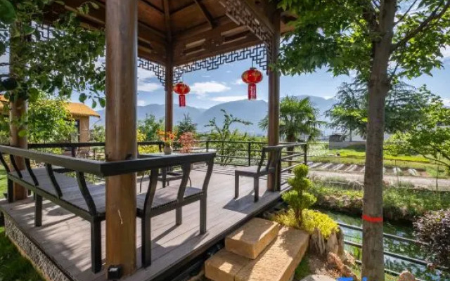 Shaxi Hidden Creek Homestay