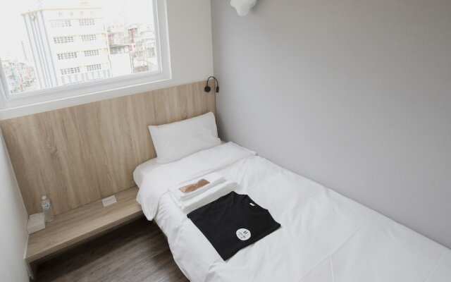 Single Inn Kaohsiung Station Hostel