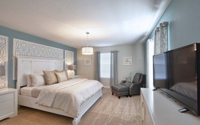 Storey Lake-5 Bedrooms home w/pool-1650ST