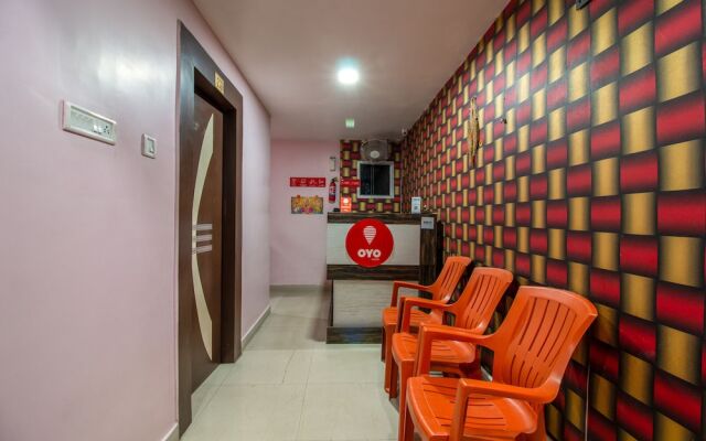 OYO 14579 The Hangout
