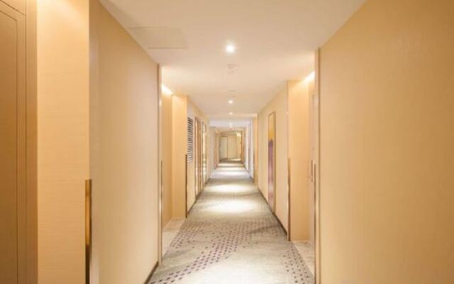 Lavande Hotel (Yingtan Longhushan Avenue long distance passenger station store)