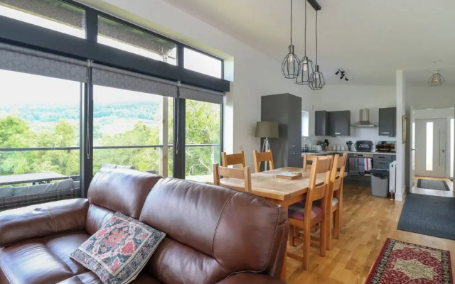 6 Strathtay Lodges