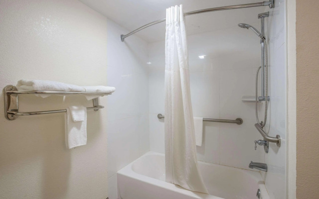 Quality Inn & Suites Conference Center