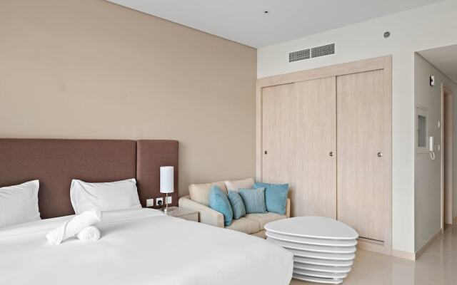 Studio Palm Jumeirah With Rooftop Pool and View