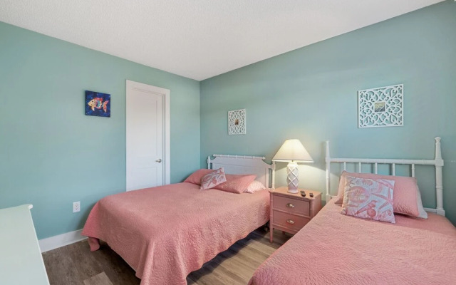 Siesta Dunes Beach 201 by Vtrips