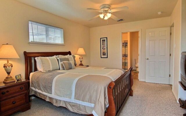 Tropical Touchdown - 4 Br Home