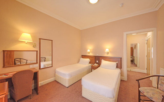 Muthu Fort William Hotel