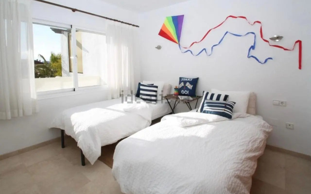 South faced 4 bdrm townhouse with pool in Marbella
