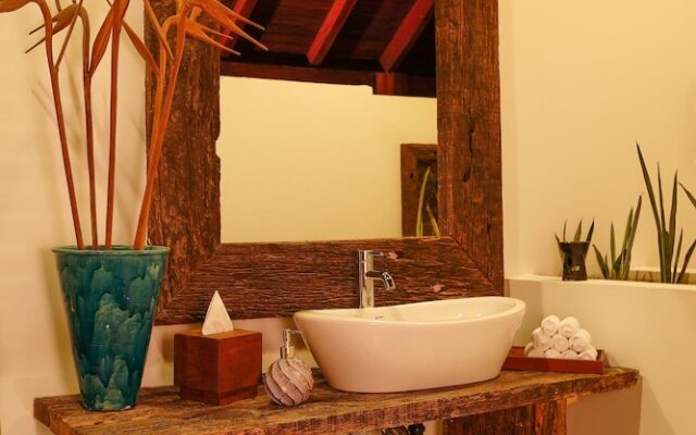 NgapaliI Bay Villas & Spa