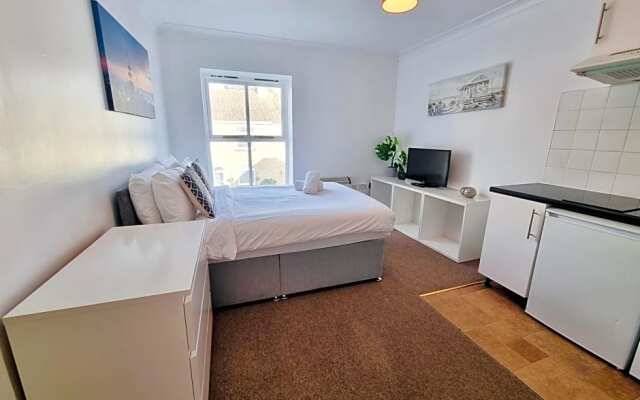 Darent Suite by Kasar Stays