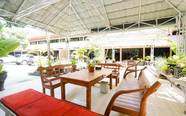OYO 1652 Hotel Tampiarto