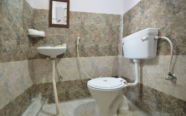 OYO 18515 Hotel Jal Mahal Jhalak Palace