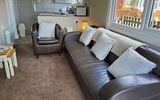Lena's Place, Dogs Welcome Chalet Bridlington