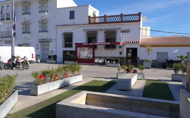 Casa en pueblo de montes de Málaga a 15km de playa