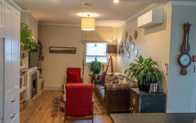 Laneway Apartments