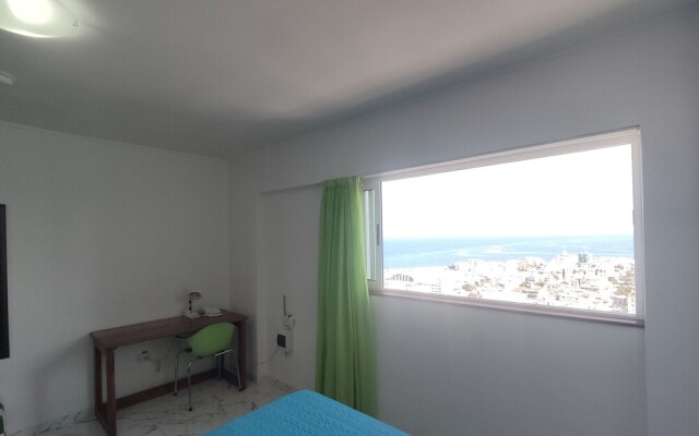 Havana and Sea (Entire Apartment)