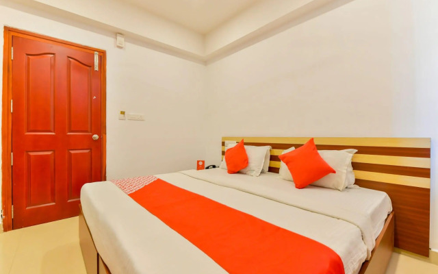 Puthens Capitol Inn; Ernakulam by OYO