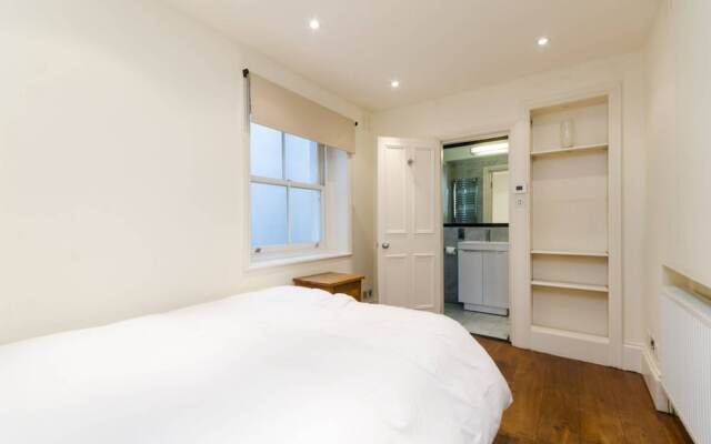 Delightful 2 Bed Garden Flat in Earl's Court