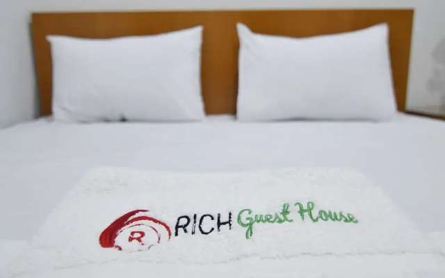 Rich Guesthouse
