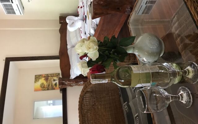 The Palms Resort & Bar