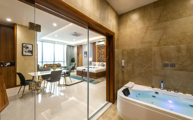 Sunday Luxury Central formerly Anan hotel