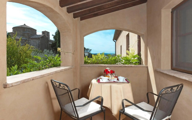 Sovana Hotel & Resort