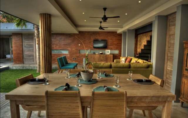 The Grove Villa Bumbak