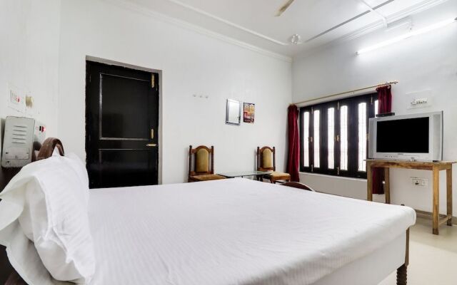 SPOT ON 42133 Hanuman Bagh