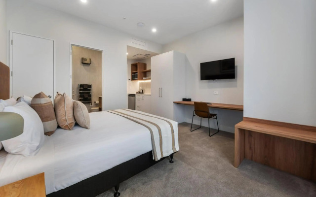 Southwark Hotel & Apartments