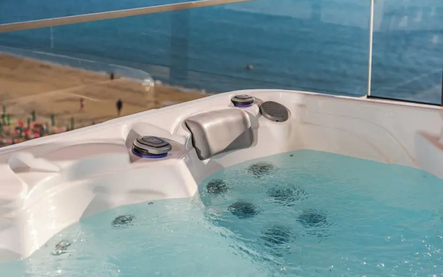 The Ultimate Jacuzzi Penthouse by PS