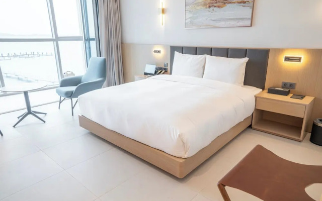Wave M Hotel West