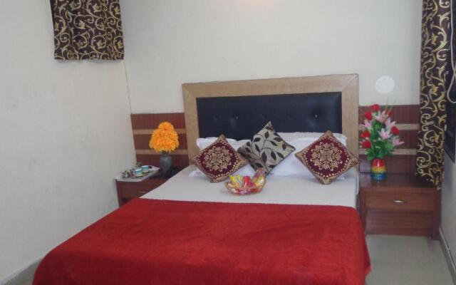 Hotel Darpan Palace