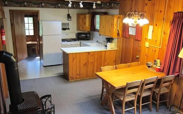 Timber Bay Lodge & Houseboats