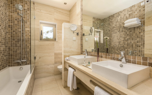 Caneiros Luxury House & Suites