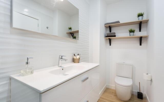 Home2Book Modern Center Apartment +WiFi & Terrace