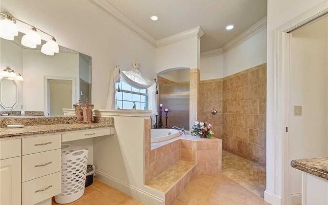 Royal Swan - Three Bedroom Home